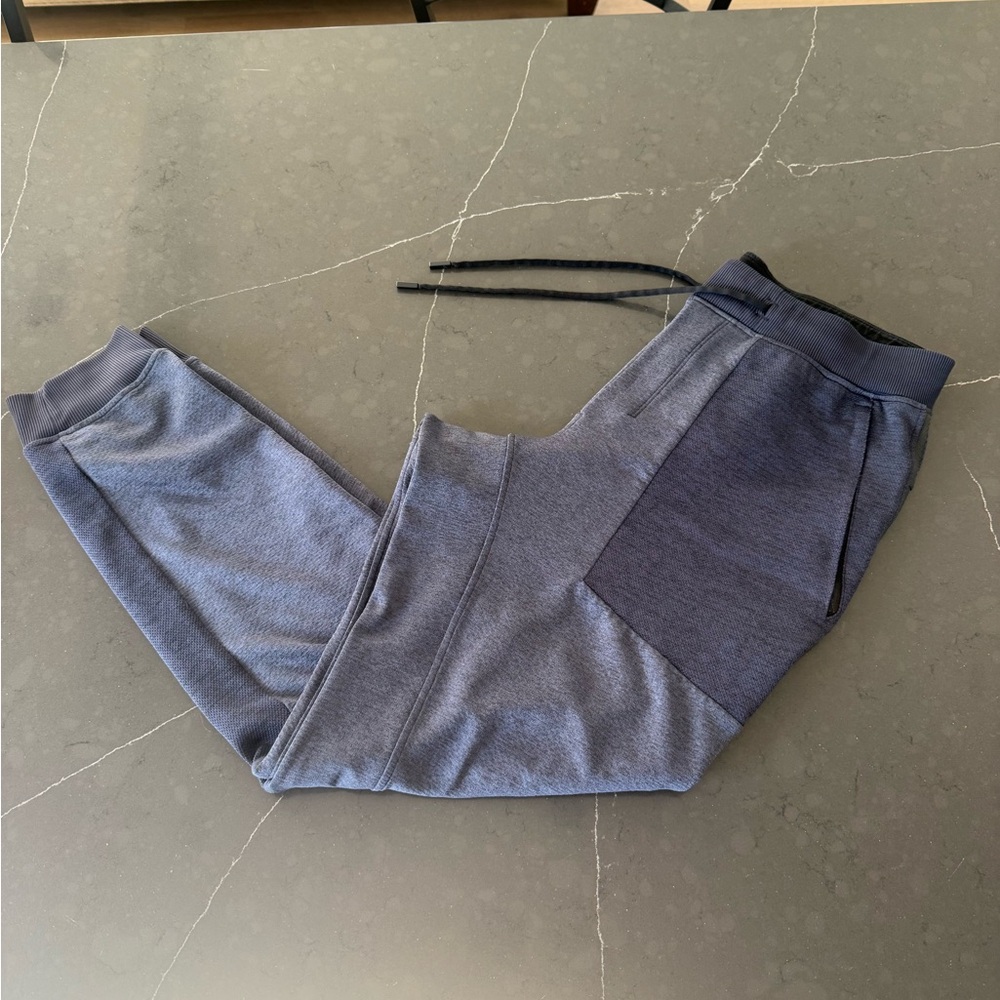 Lululemon Textured Tech Men’s Joggers